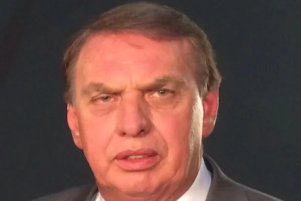 Empresário assume autoria de vídeo pró-ditadura divulgado pelo governo