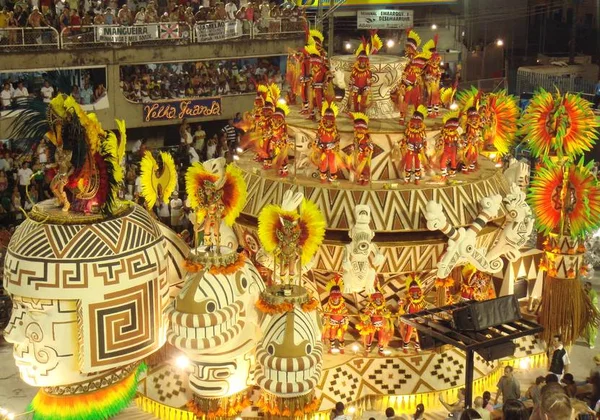 Escolas de samba do Rio ameaçam não desfilarem no carnaval 2018