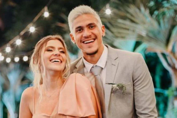 Pedro Guilherme, atacante do Flamengo, e esposa, Fernanda Nogueira - Metrópoles