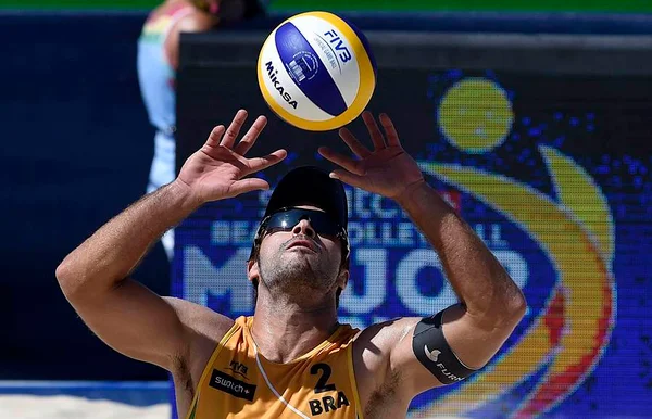 Duplas vencem e Brasil segue 100% no Mundial de Vôlei de Praia