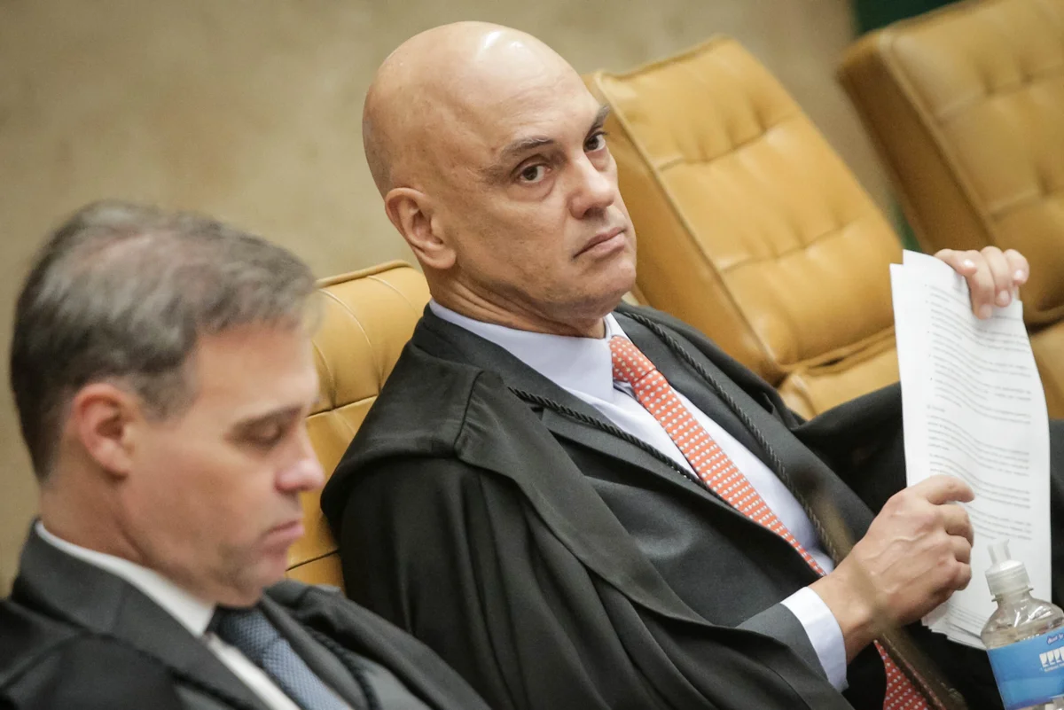 Moraes apresentou relatório da PF contra relatoria de André Mendonça Moraes apresentou relatório da PF contra relatoria de André Mendonça