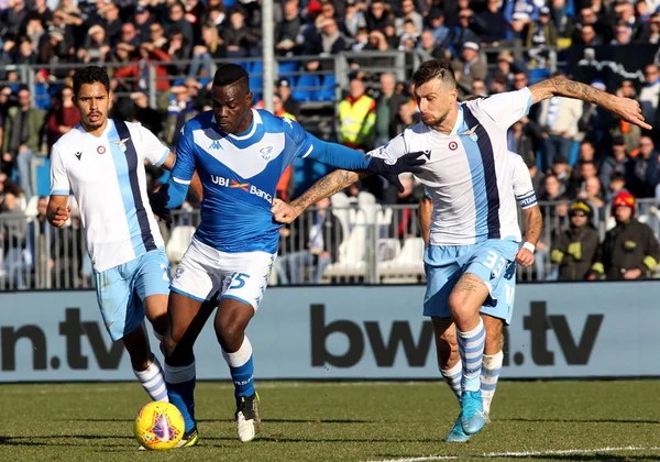 Em mais um jogo marcado por discriminação, Lazio bate Brescia
