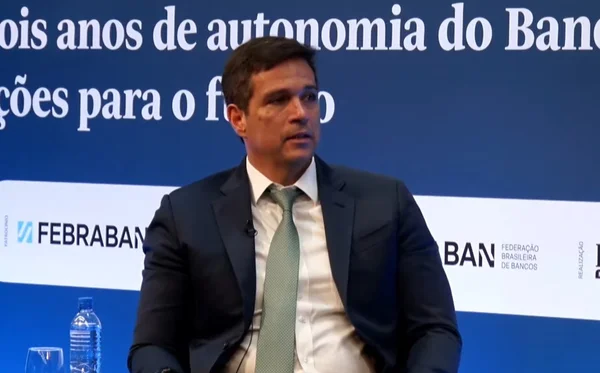 Imagem colorida de Roberto Campos Neto