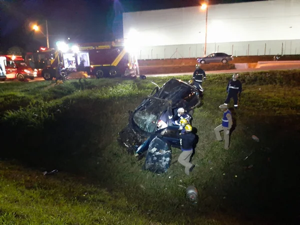 Acidente em Curitiba deixa dois mortos