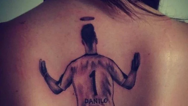 “Meu pai morreu nos meus braços”, desabafa emocionado Danilo Gentili