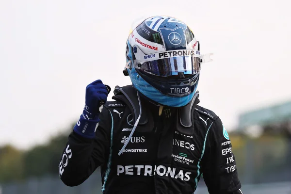 Bottas surpreende Hamilton e Verstappen e fatura pole da “sprint race”