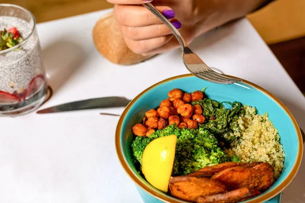 Para emagrecer, basta comer menos?