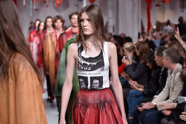 Ready-to-wear: Calvin Klein encerra linha de coleções de luxo