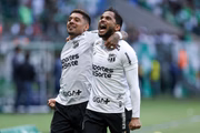 O Ceará abriu o placar do jogo em bela finalização de Lourenço