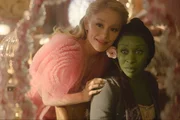 Ariana Granda é Glinda e Cynthia Erivo é Elphaba Ariana Granda é Glinda e Cynthia Erivo é Elphaba