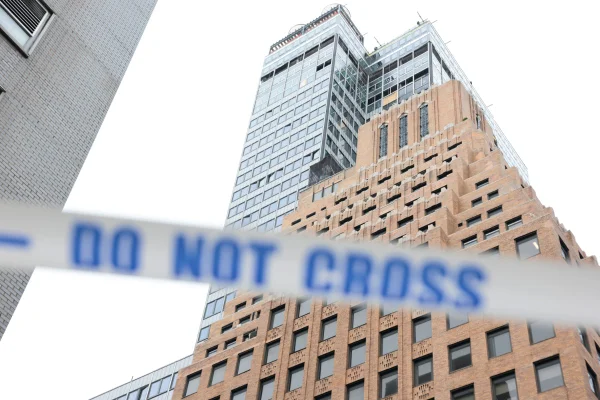 Prédio de 37 andares corre risco de desabar em Nova York
