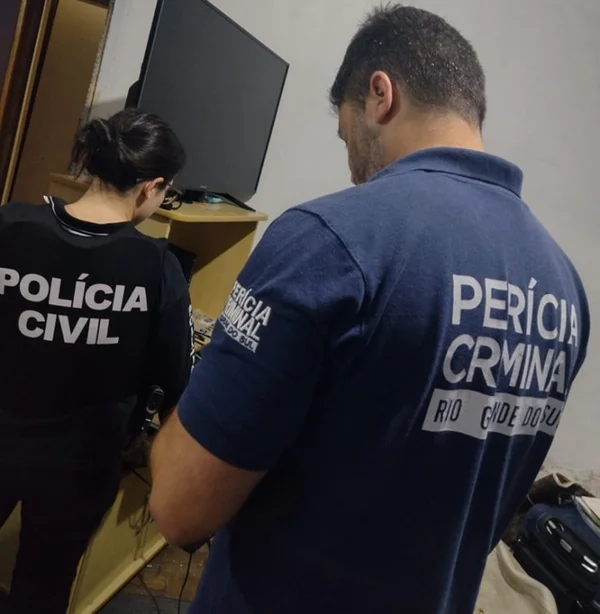 Policiais prendem mulher suspeita de receber mesada em troca de empresário ter relações sexuais com a filha de 2 anos - Metrópoles