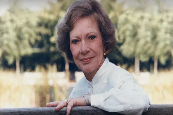 Morre Rosalynn Carter, ex-primeira-dama dos EUA, aos 96 anos