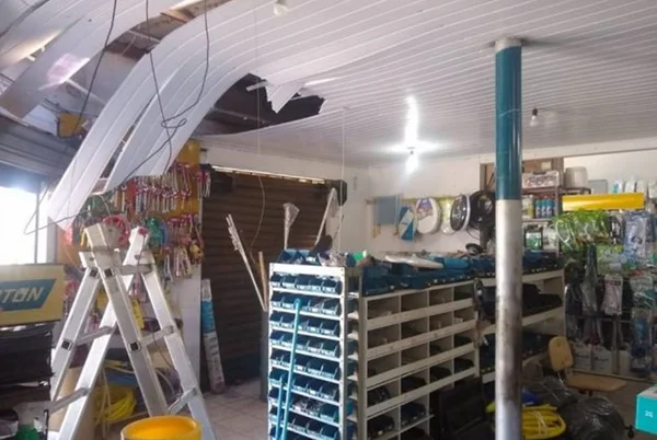 “Homem-aranha”: suspeito de assaltar escalando telhados de lojas é preso