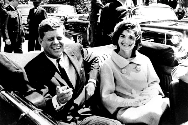 Ex-presidente dos Estados Unidos John F. Kennedy e sua esposa Jackie Kennedy