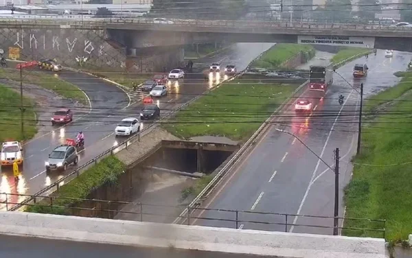 imagem colorida bloqueio chuva marginal botafogo goiania