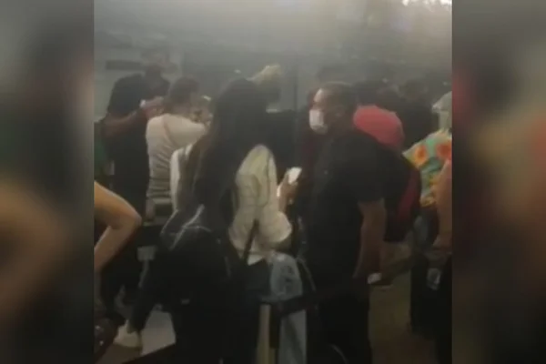 filas latam no aeroporto de guarulhos
