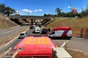 Motorista fica ferido após colisão entre 4 veículos próximo à Ponte JK - imagem 2