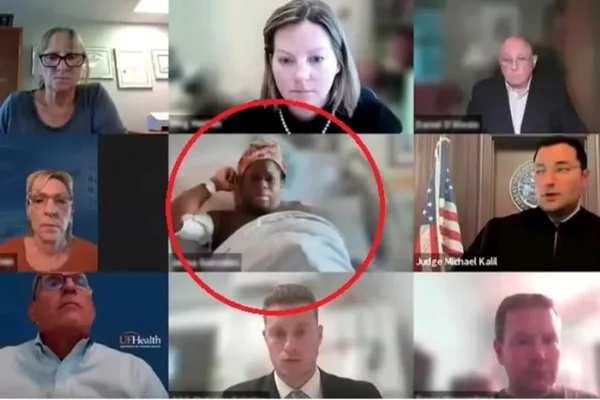 Foto colorida de vídeo chamada da audiência - Metrópoles