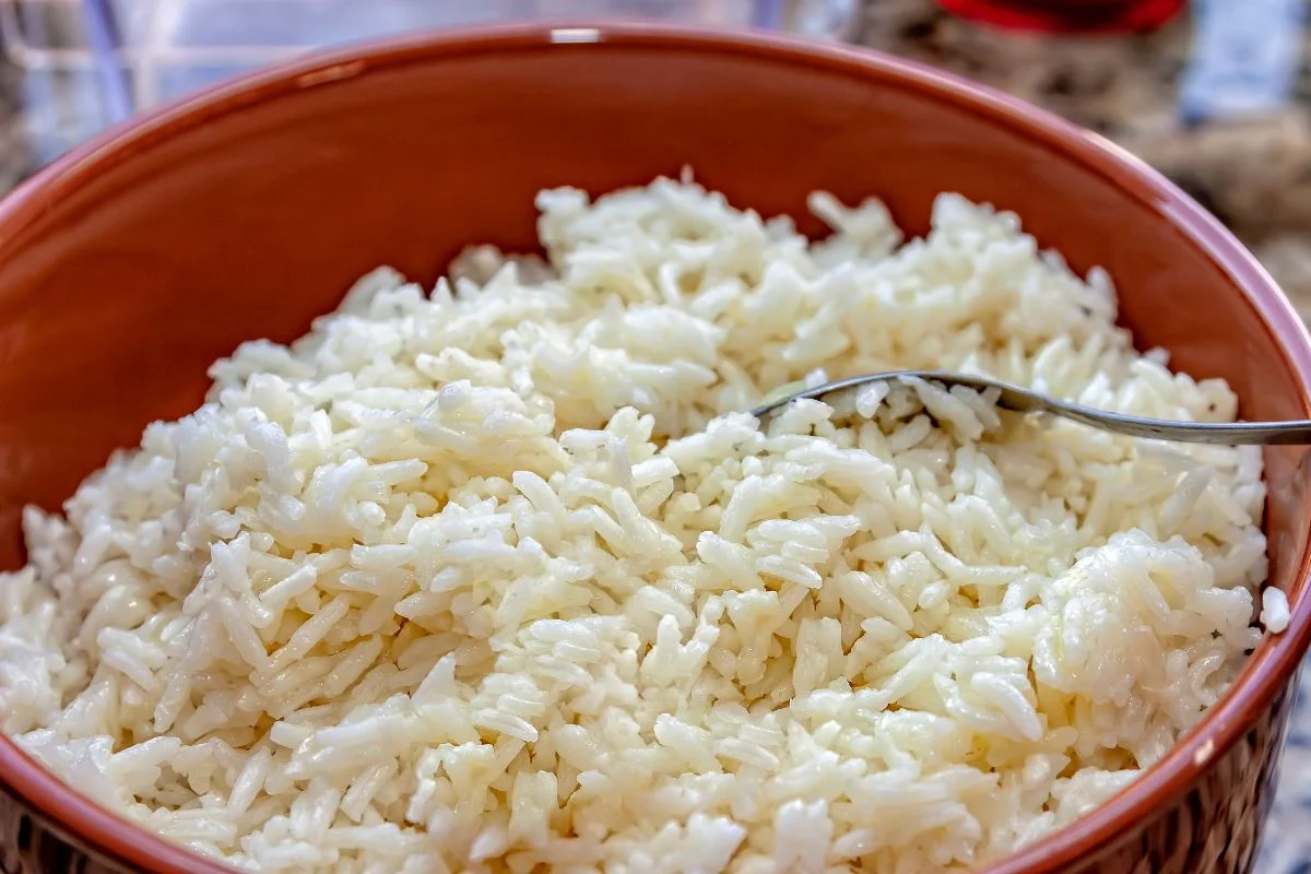 Fique por dentro: Sem água quente, técnica oriental promete deixar o arroz branco soltinho