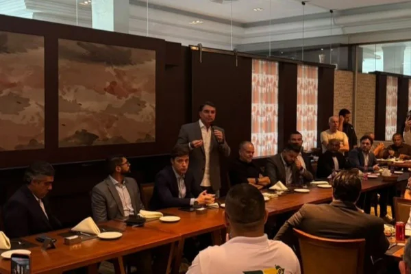 Flávio critica reforma tributária em almoço com empresários do ABC