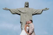 Jeniffer Costa Luna e Francesco posam após casamento