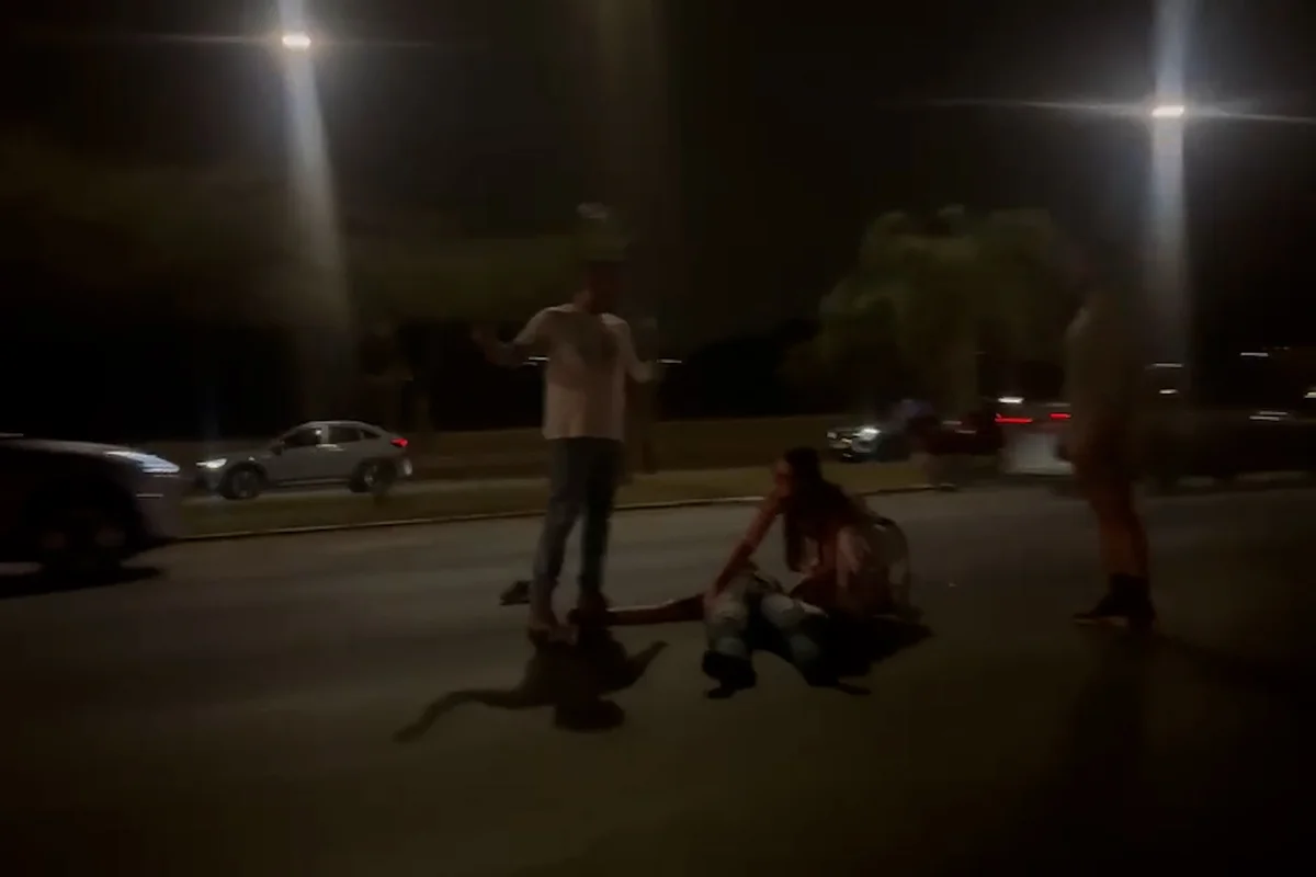 Pedestre é atropelado em frente ao Zoo e motorista foge sem prestar socorro