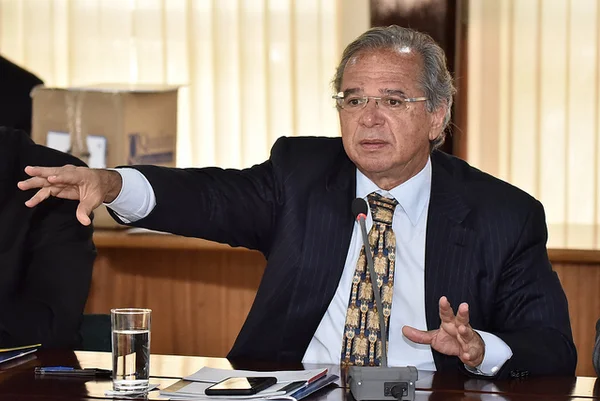 Convites a 350 pessoas para posse de Guedes começaram a ser enviados