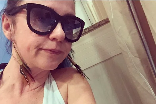 Atriz Guta Stresser posta foto dando a entender que está com Zika vírus