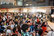 Público prestigia elenco de dubladores de Naruto Público prestigia elenco de dubladores de Naruto