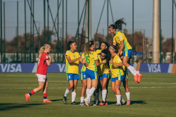 Brasil derrota Noruega e vai ao mata-mata da Copa do Mundo Feminina Sub-17