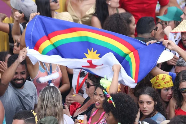 PE: no último dia de Carnaval, a festa é em Olinda. Veja fotos