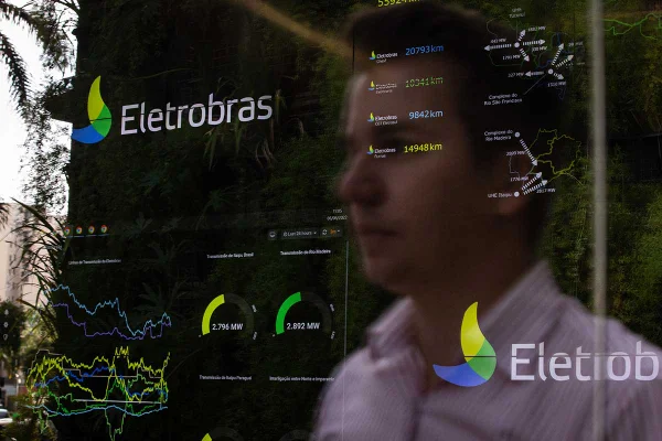 Pessoa observa ações da Eletrobras