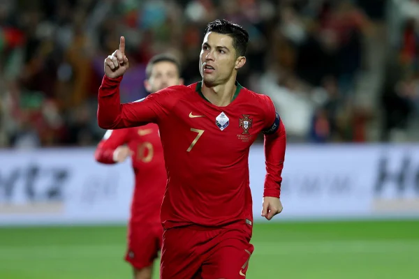 CR7 está construindo mansão de R$ 109 milhões em Portugal