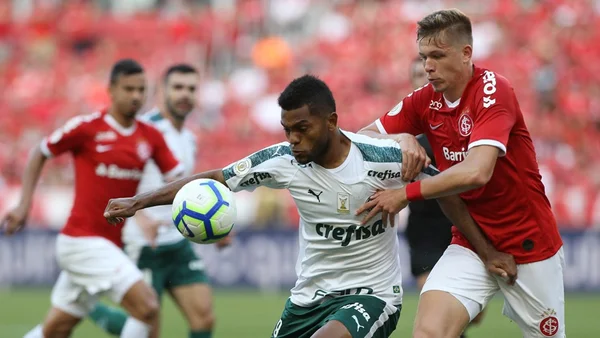 Palmeiras x Chapecoense: saiba tudo sobre o duelo de opostos