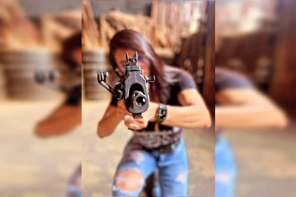 Quem é a “advogata” presa com drogas e armas dentro de carro no DF