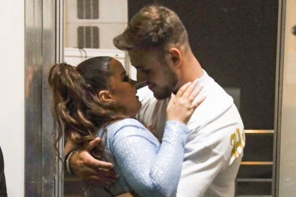 Affair entre sertanejo e Maiara já acabou e não é apoiado por amigos - destaque galeria Affair entre sertanejo e Maiara já acabou e não é apoiado por amigos - destaque galeria