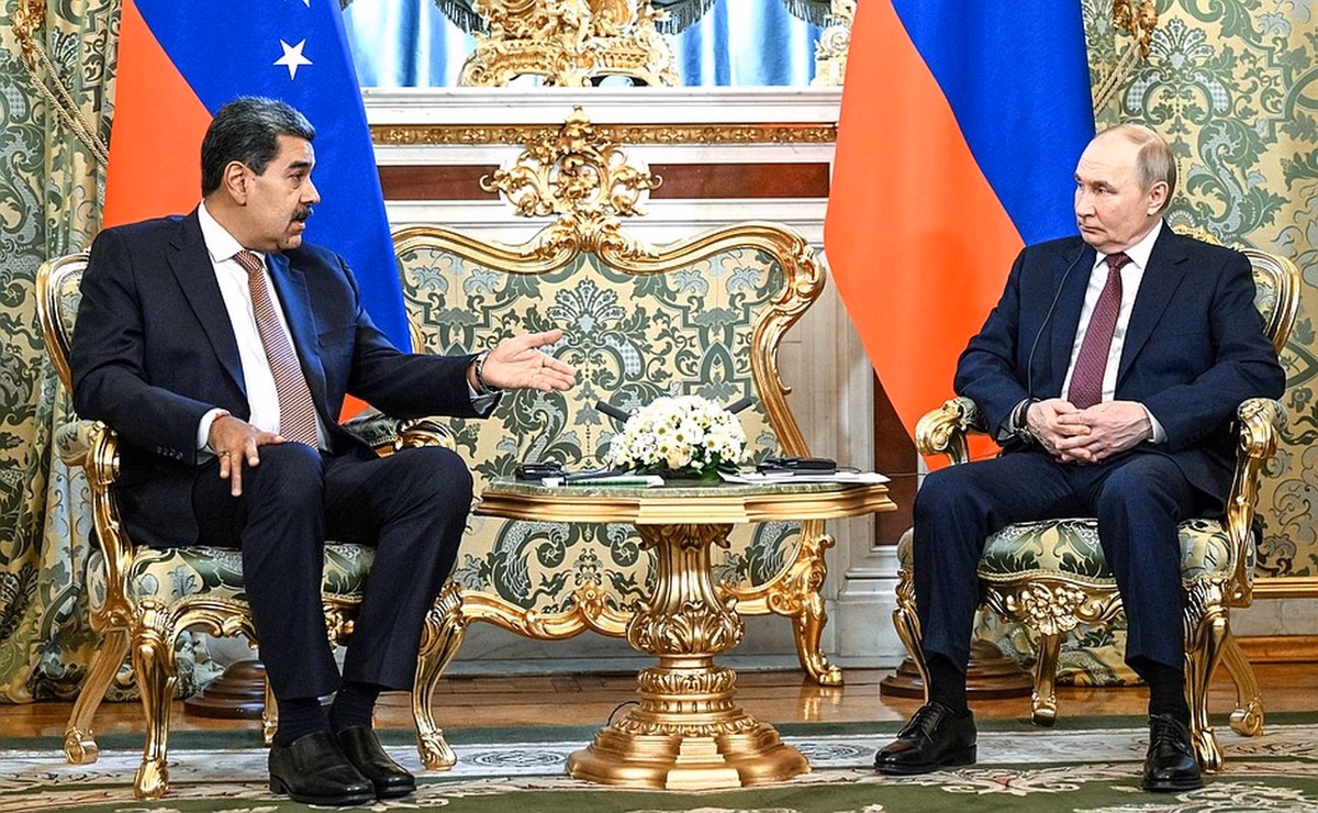 Rússia promete apoio à Venezuela em meio a ameaças contra Maduro 15 Maduro e Putin juntos