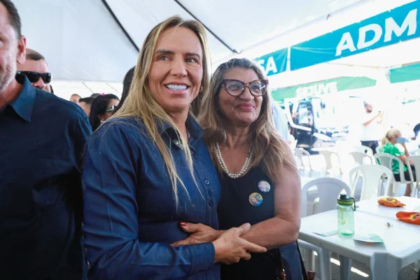 Celina Leão durante o GDF na Sua Porta no Riacho Fundo I