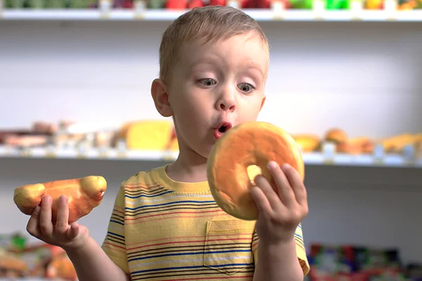 Proibidões do recreio: 5 alimentos que pais devem banir das lancheiras