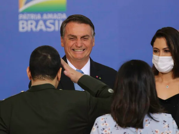 Bolsonaro divulga calendário de parcelas extras do auxílio emergencial
