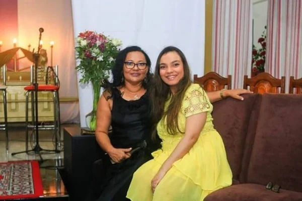 Mara BBB6 e a filha