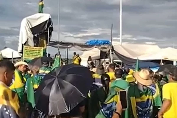 QG do Exército: vídeo fake sobre Forças Armadas tomarem o governo viraliza no TikTok