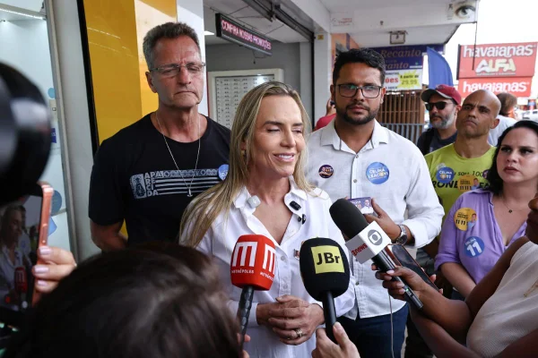 Celina Leão no Recanto das Emas