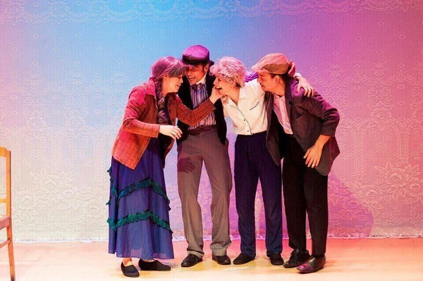 Zé Regino celebra 27 anos do grupo de teatro Celeiro das Antas