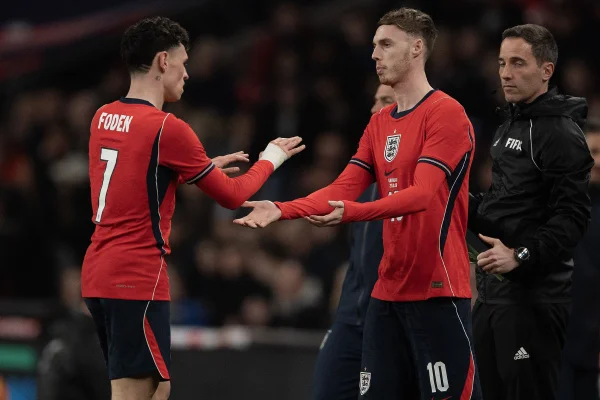 Foto colorida de Phill Foden e Palmer - Metrópoles
