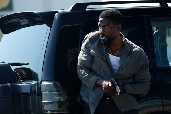 Yahya Abdul-Mateen em Homem em Chamas, série da Netflix - Metrópoles