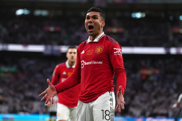 Casemiro marca, United faz 2 x 0 no Newcastle e vence Copa da Liga
