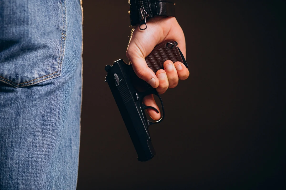Arma em casa amplia risco de feminicídio, apontam registros em MG