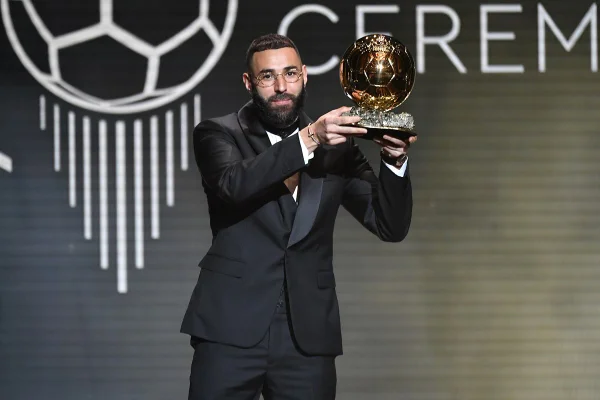 Vencedor da Bola de Ouro, atacante francês Benzema está fora da Copa